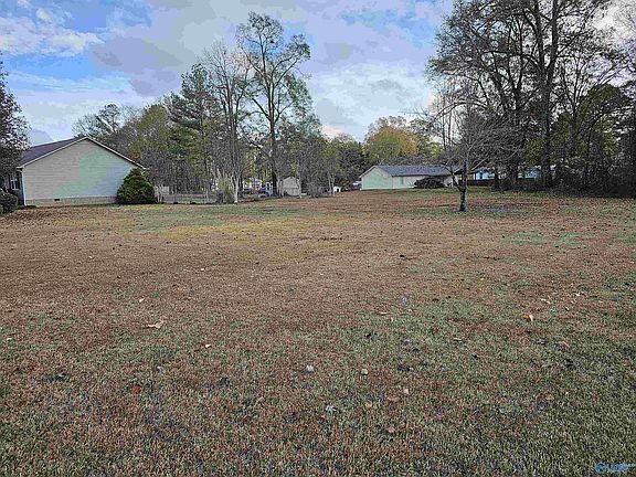5th image of Lakemont Dr S