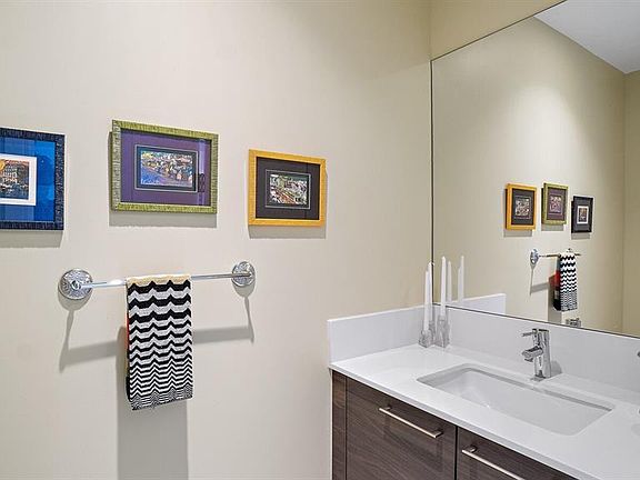 3rd image of 100 1st Ave N #3206