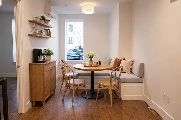 484 Gates Avenue #1A