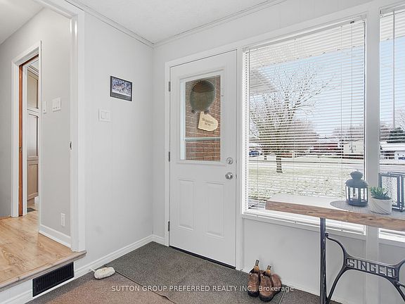 5th image of 9418 Currie Rd