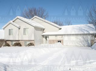 2110 Ponderosa Dr SW, Rochester, MN 55902