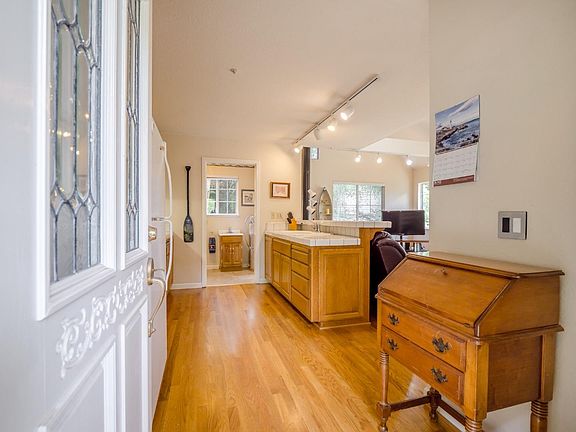 3rd image of 613 Encino Dr