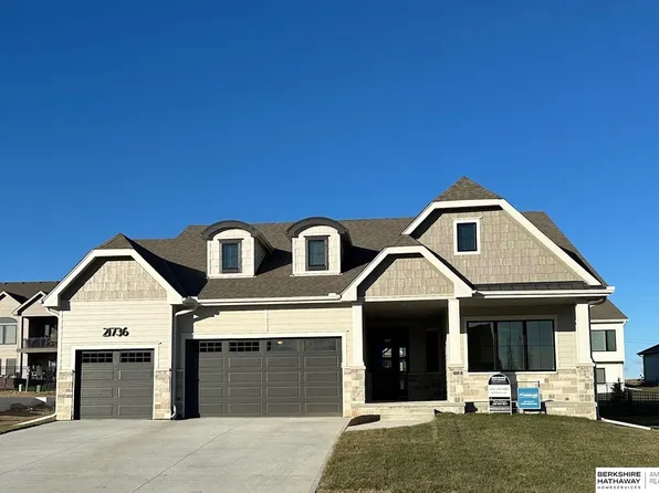 21736 G St, Elkhorn, NE 68022