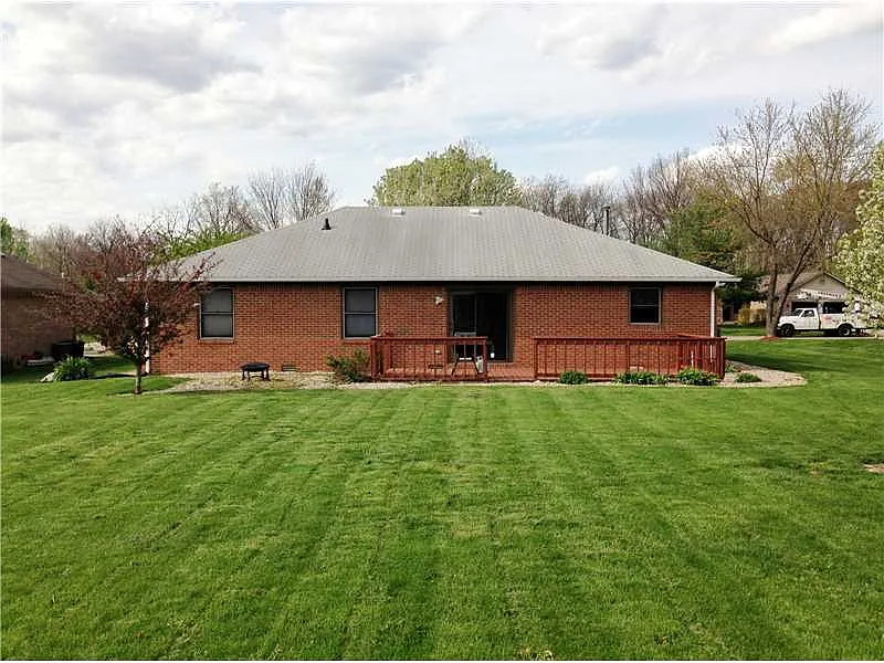 132 Justin Dr photo 1