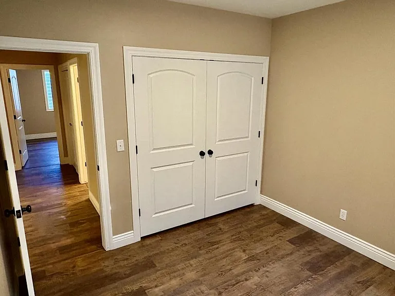 2612 Eastview Dr — Photo 34