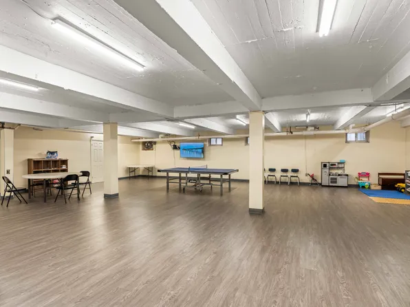 221 Mcdonald Avenue image 9 of 10