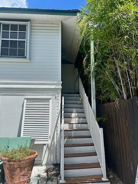 1st image of 727 Penn St #3
