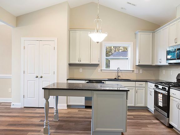 Images of the home are for illustrative purposes only and should never be relied upon