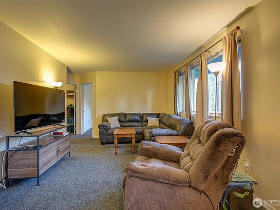 4th image of 344 Clover Creek Avenue NW