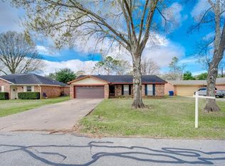 1720 Brumbelow St, Rosenberg, TX 77471
