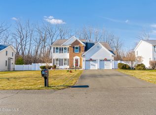 19 Mill Run, Rensselaer, NY 12144