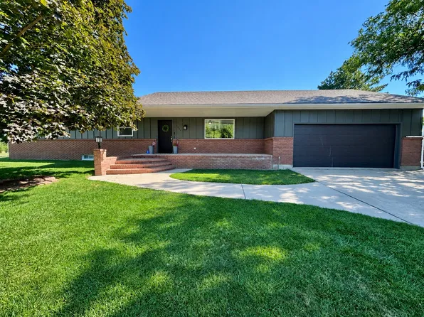 1803 Barham Blvd, Dodge City, KS 67801