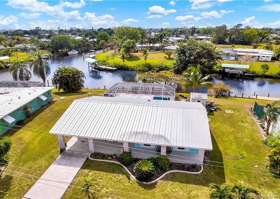 1st image of 649 SE Calmoso Dr