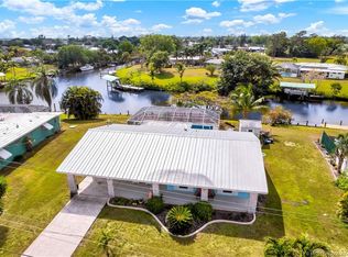 649 SE Calmoso Dr, Port Saint Lucie, FL 34983
