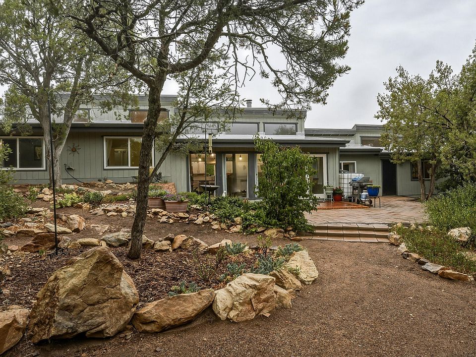 1st image of 6 Oak Pl