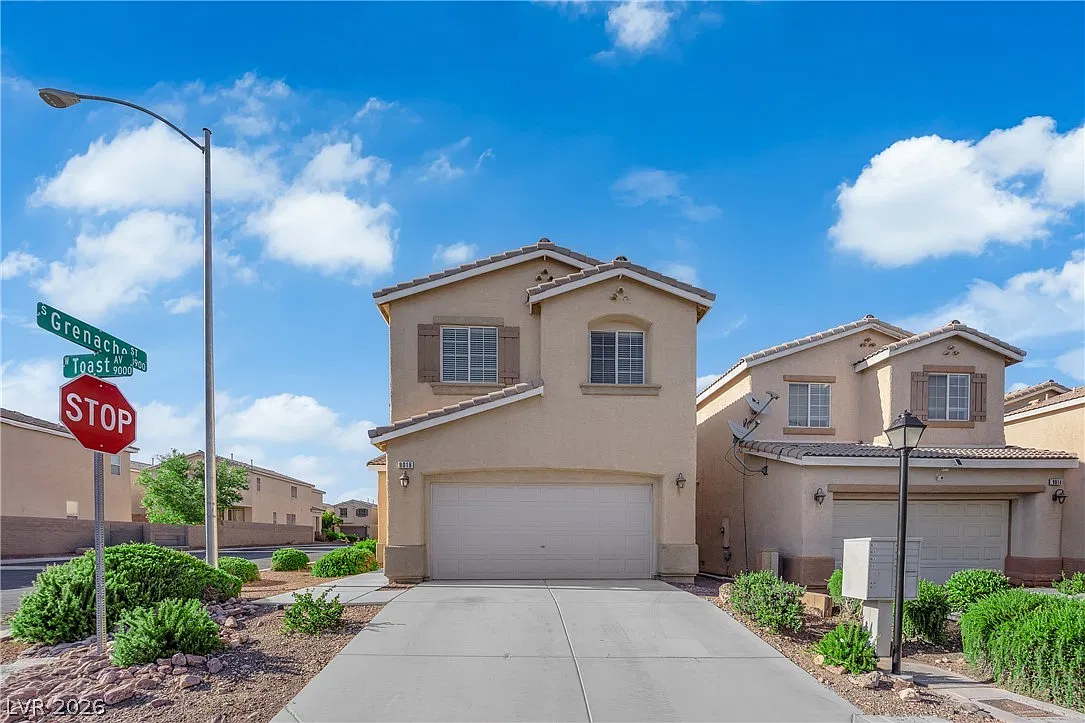 4 bed, 2.5 bath, 1943 sqft, $2,000 — Photo 2