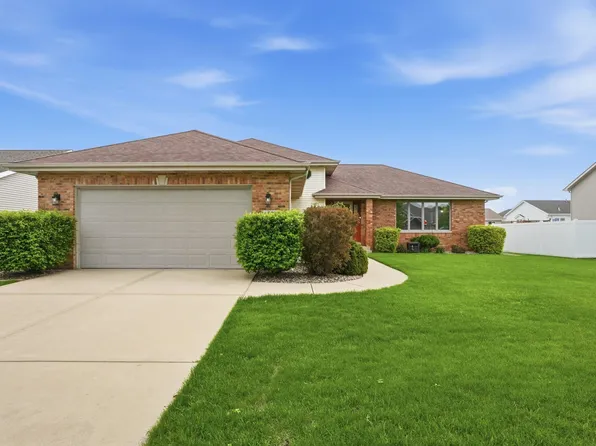 6587 Arrowhead Dr, Schererville, IN 46375