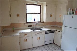 3rd image of 9717 S Central Park Ave