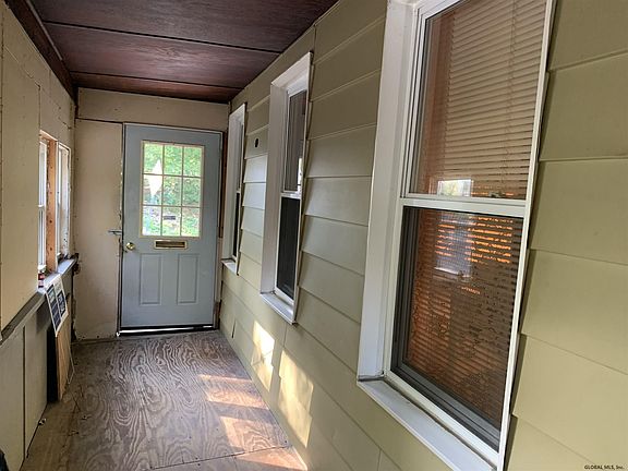 3rd image of 95 Stowe Ave