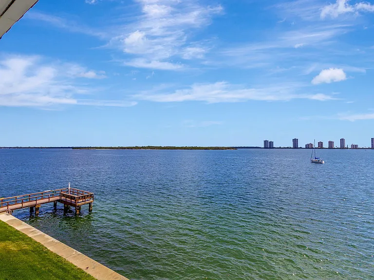 100 Shore Ct #210 — Photo 25