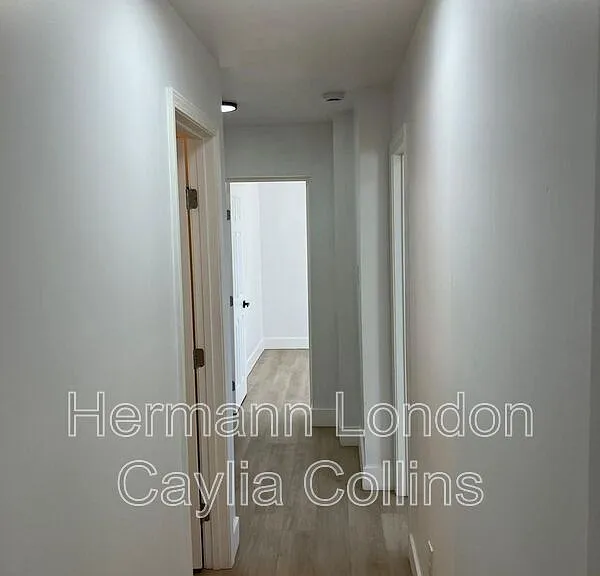 5832-5834 Etzel Ave #5834-1F — Photo 4