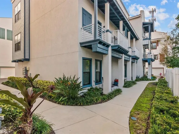 946 Highland Ave APT 27, Dunedin, FL 34698