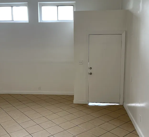1739 W Vernon Ave — Photo 2