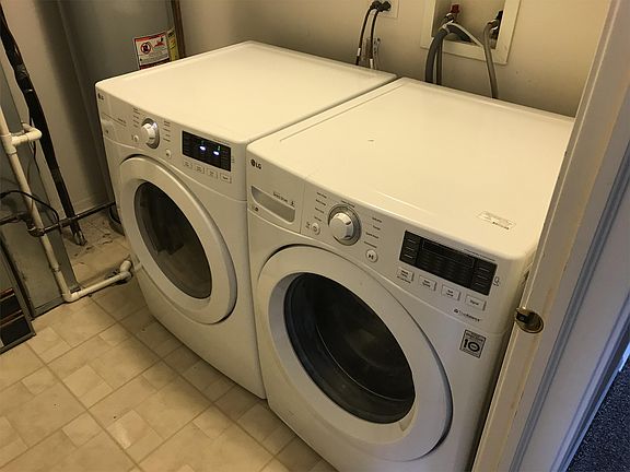 3rd image of 1433 Meadowsedge Ln