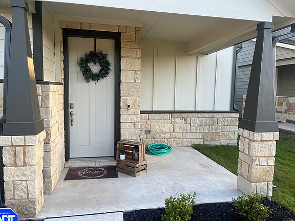 4th image of 836 Mineral Wells Ln