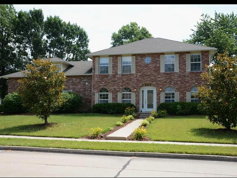 3506 Chatham Dr — Photo 1