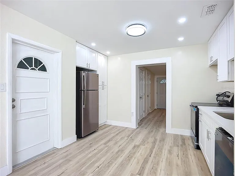 4513 W Gray St — Photo 30
