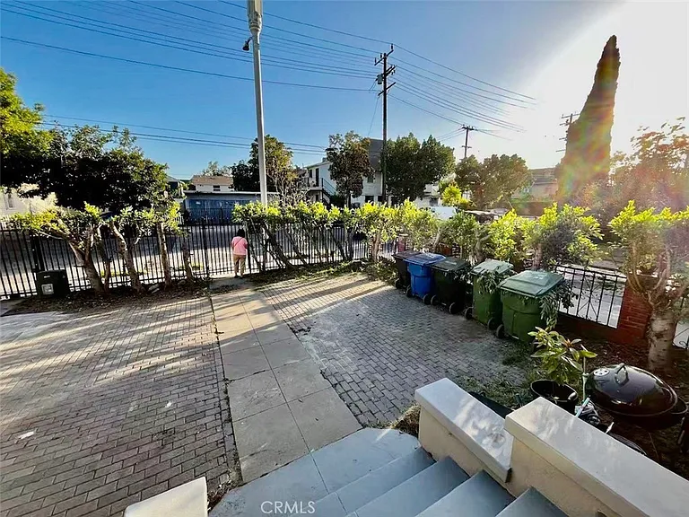913 W 21st — Photo 52