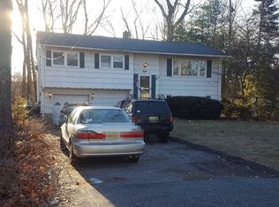 8 Carl Pl, Kinnelon, NJ 07405