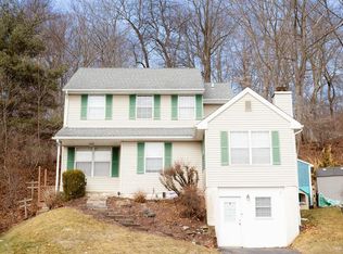1221 Rhode Island Ln, Downingtown, PA 19335
