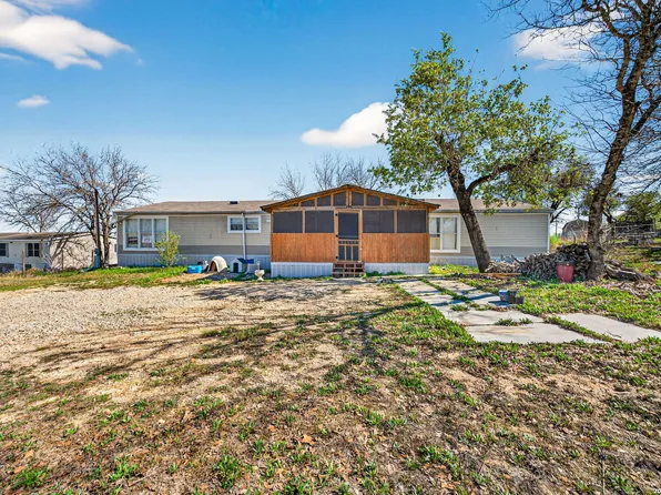 21960 PRIEST RD, Elmendorf, TX 78112
