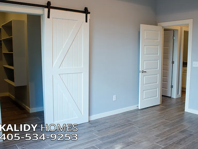 421 Remington Ave — Photo 14