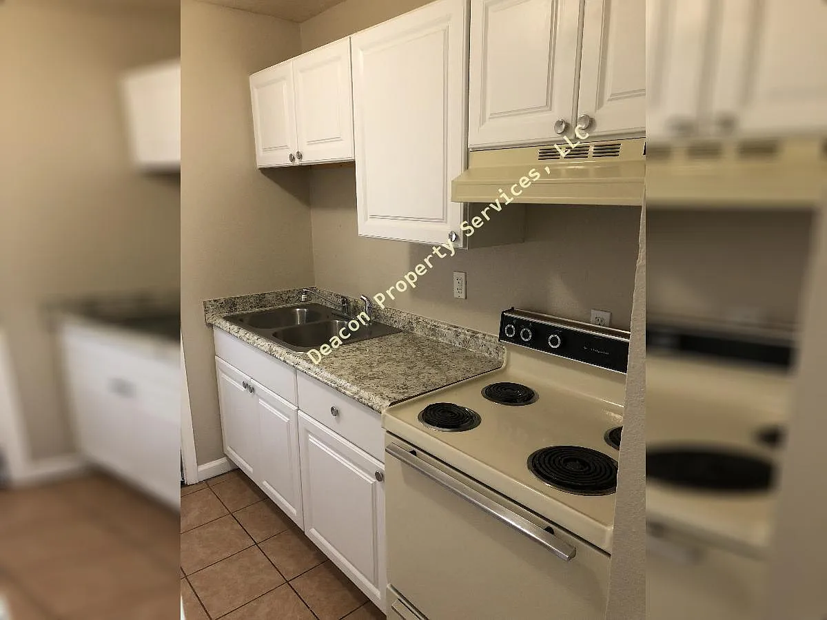 Updated 1 Bedroom Courtyard Apartment with Yard in South UNM — Photo 3