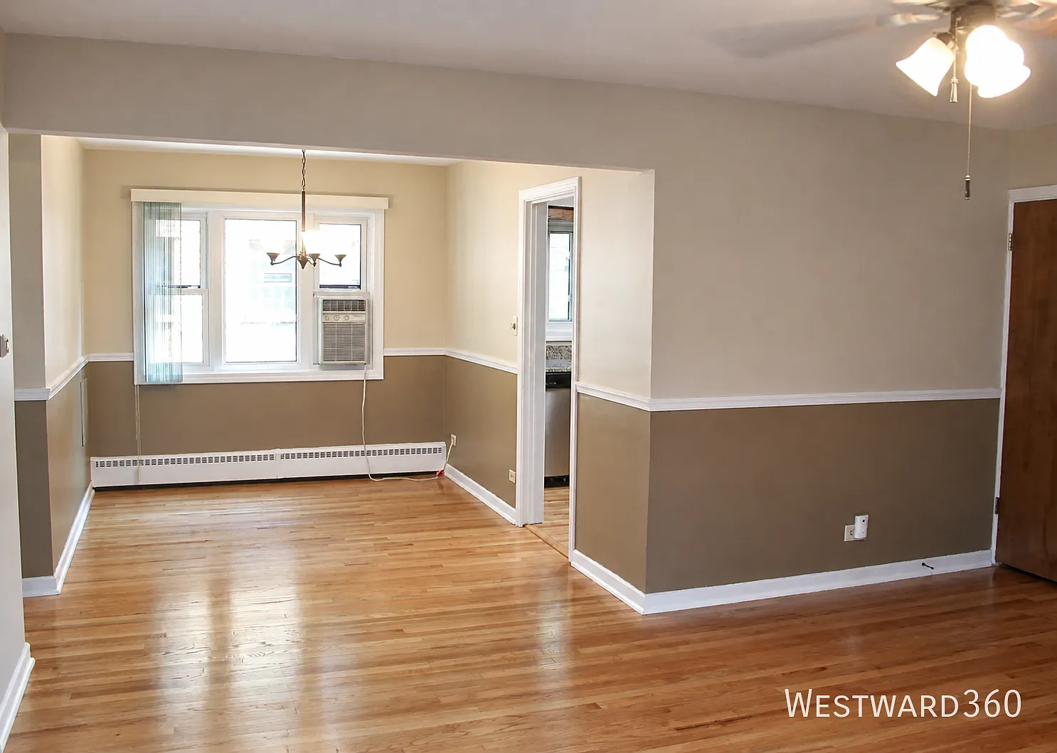 Available now! 2 bedroom in Forest Park — Photo 3
