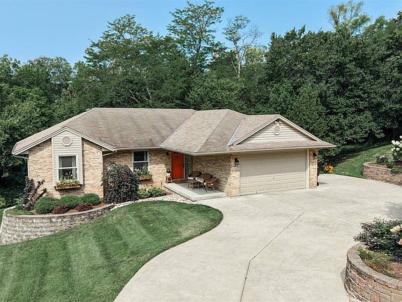 2nd image of 10016 Skyridge Dr