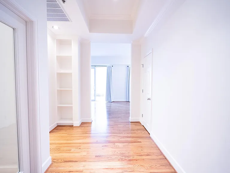 2520 Robinhood St #505 — Photo 3