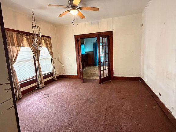 5th image of 313 Tatum St
