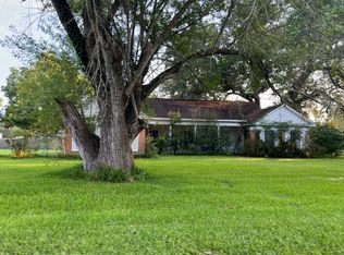 1945 Texas St, Nome, TX 77629
