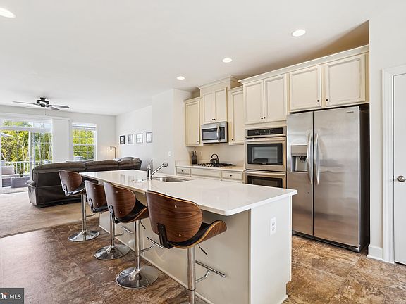 4th image of 15294 Westham Ct
