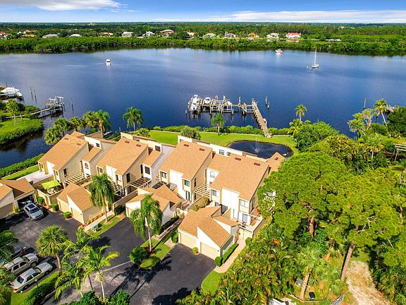 5th image of 1102 SE Mitchell Avenue #305