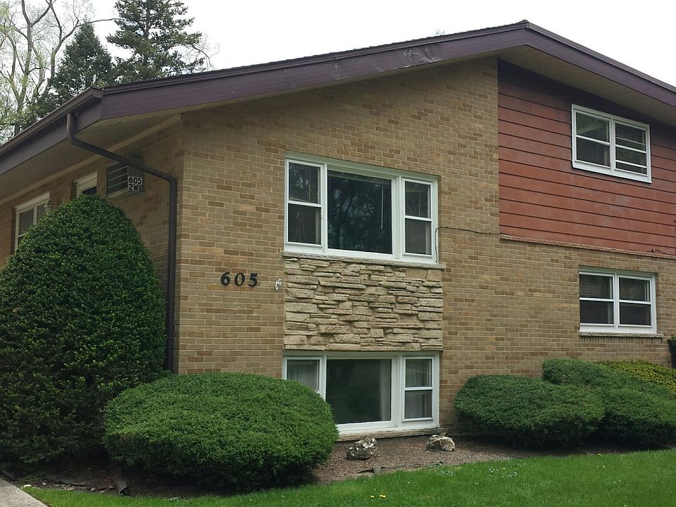 2nd image of 605 Ryan Ln