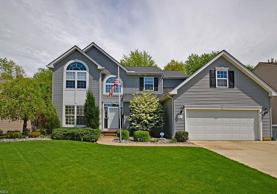 1st image of 1687 E Ash Dr