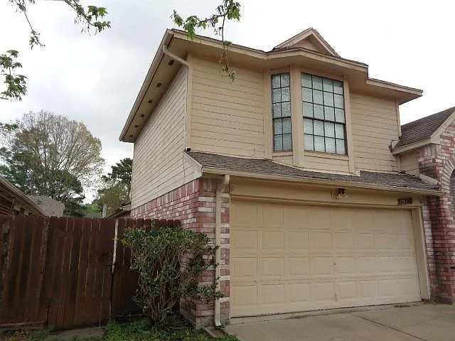 Building Photo - 16318 Leamington Ln