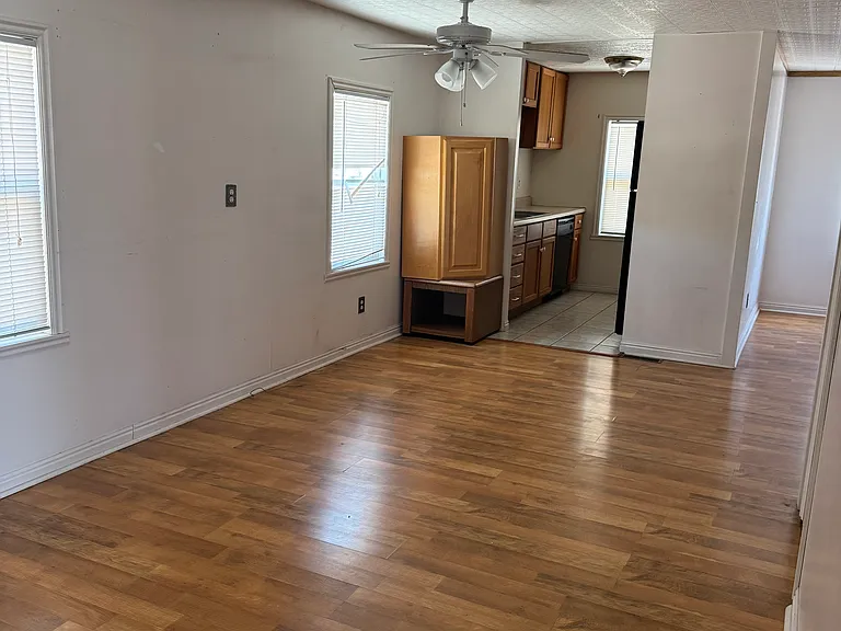 380 E Telegraph St — Photo 10