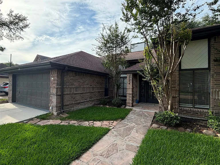2644 Hadley Cir — Photo 3