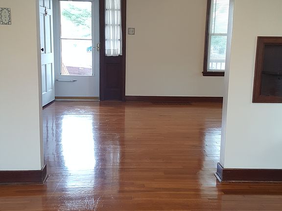 4th image of 1003 S Noyes Blvd